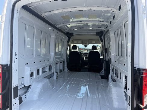 Used 2025 Ford Transit 250 148 Medium Roof Extended AWD image 9