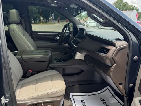Used 2022 Chevrolet Tahoe Z71 w/ Z71 Off-Road Package AWD/4WD image 12