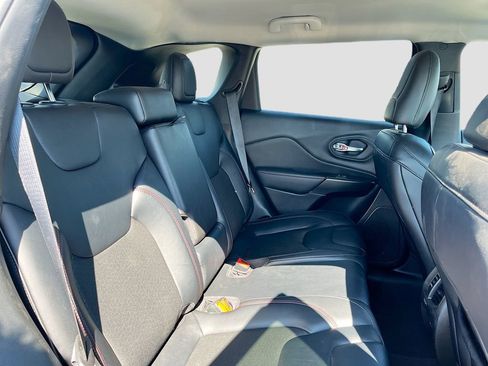 Used 2022 Jeep Cherokee Trailhawk w/ Comfort/Convenience Group image 26