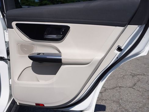 Used 2023 Mercedes-Benz GLC 300 4MATIC image 26