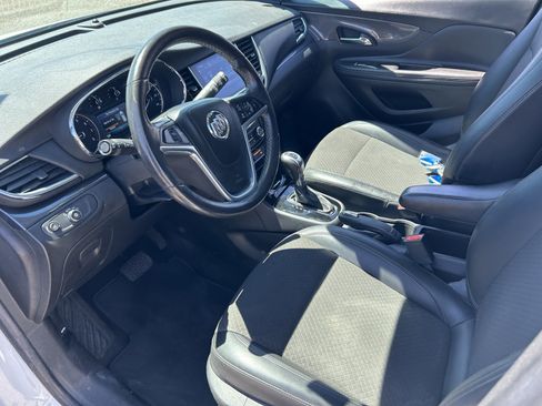 Used 2021 Buick Encore Preferred FWD image 9