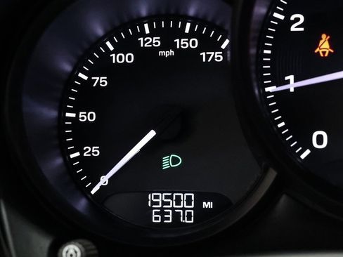 Used 2023 Porsche Macan image 96