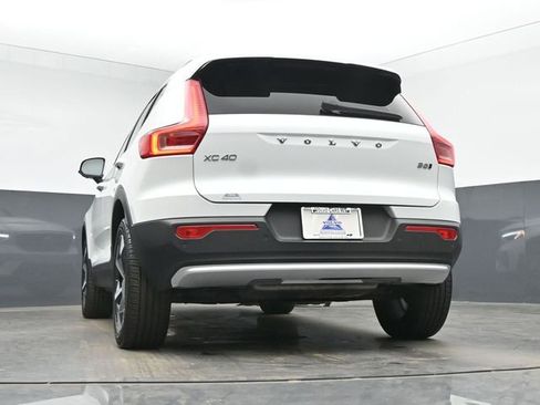 Used 2023 Volvo XC40 B5 Plus w/ Protection Package Premier AWD/4WD image 38