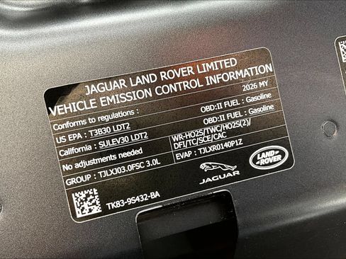 Used 2026 Land Rover Range Rover Velar Dynamic SE AWD/4WD image 31