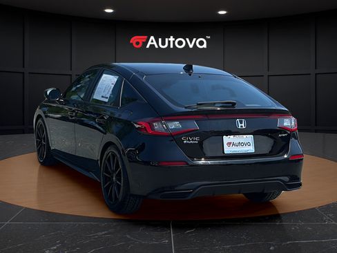 Used 2024 Honda Civic Sport image 3