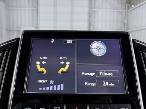 Used 2016 Toyota Land Cruiser image 34