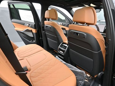 Used 2025 BMW X5 xDrive50e w/ Climate Comfort Package image 20