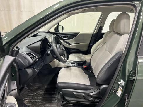 Used 2024 Subaru Forester AWD/4WD image 3