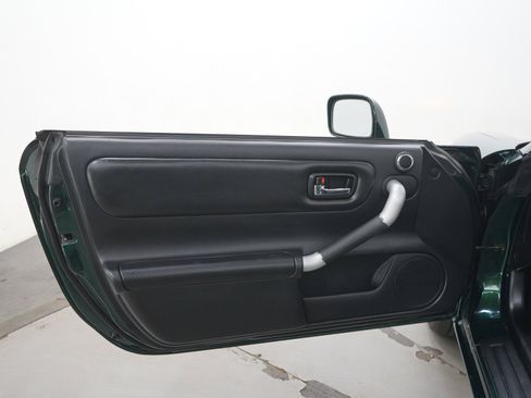 Used 2003 Toyota MR2 RWD image 13