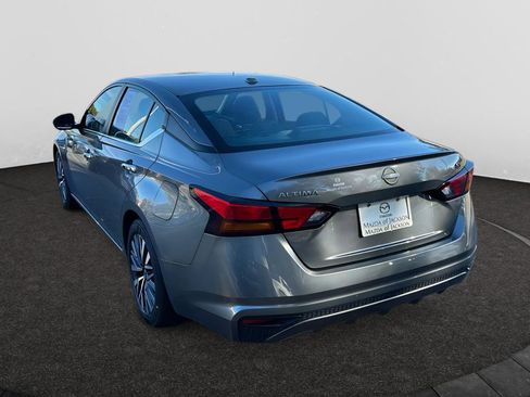 Used 2024 Nissan Altima 2.5 SV image 3
