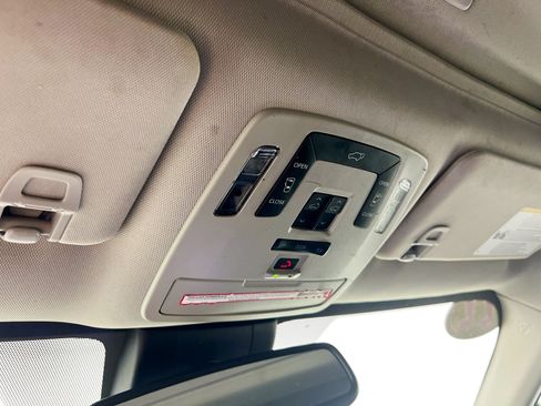 Used 2022 Toyota Sienna XLE FWD image 22