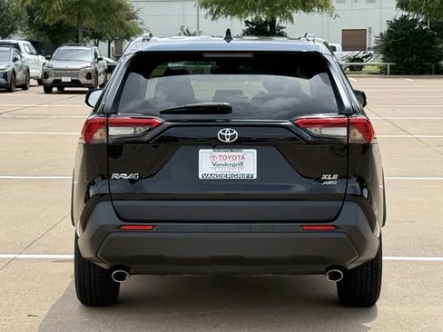 Used 2024 Toyota RAV4 XLE AWD/4WD image 5