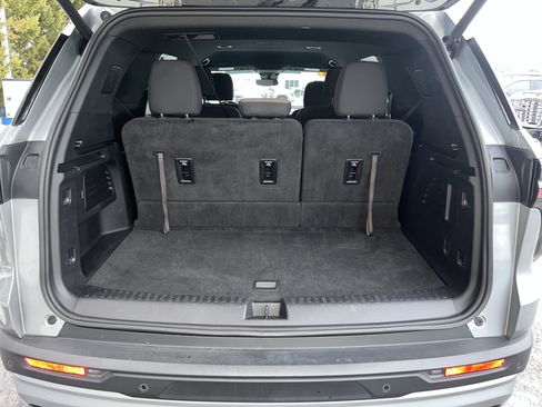 Used 2025 Chevrolet Traverse LT image 31