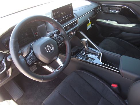 Certified 2025 Acura ADX A-Spec image 18
