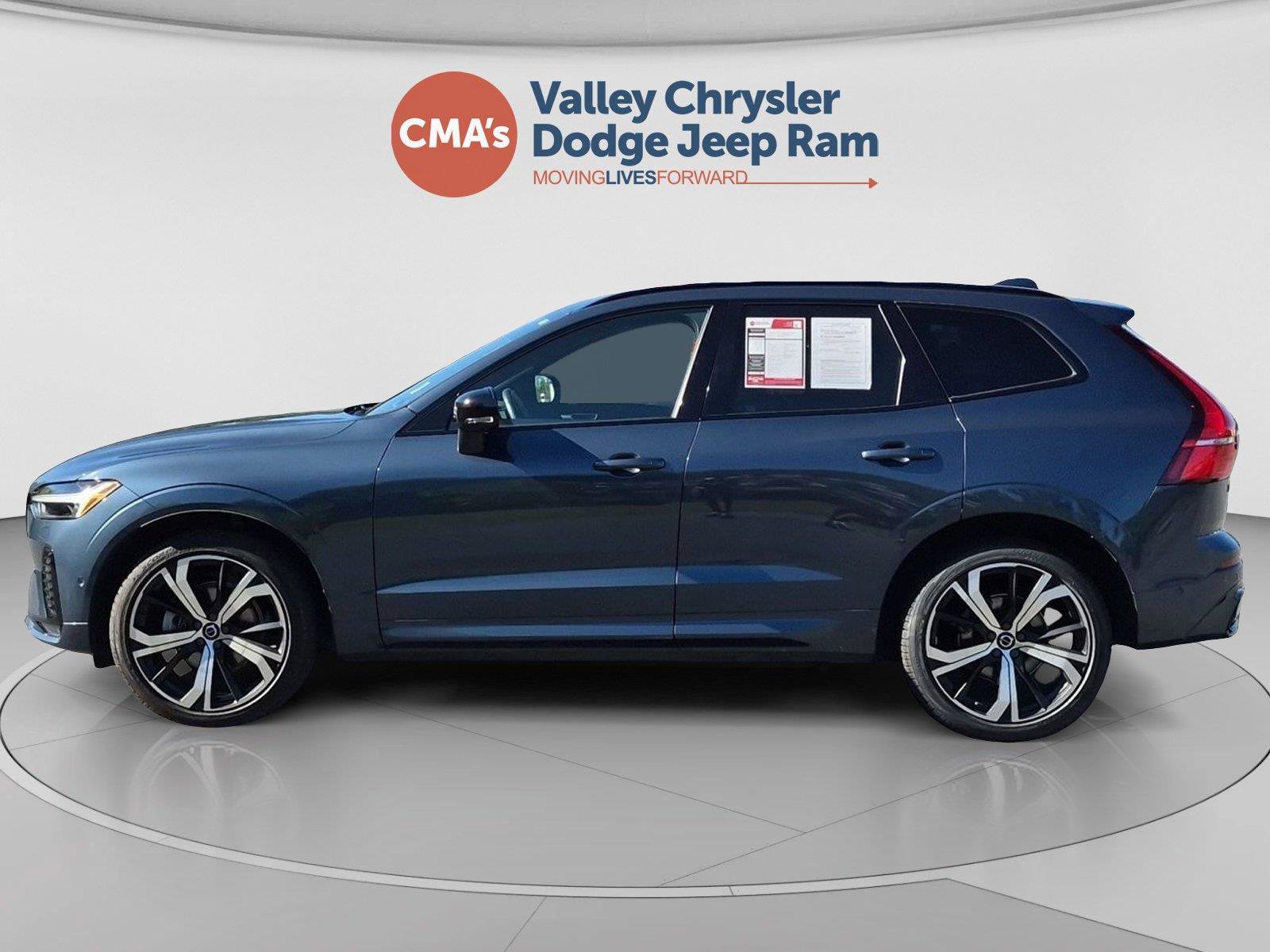 Used 2024 Volvo XC60 B5 Ultimate w/ Protection Package Premier AWD/4WD image 2