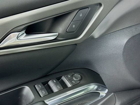 Used 2024 Chevrolet Traverse LT FWD image 19