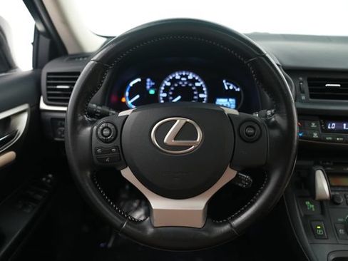 Used 2017 Lexus CT 200h FWD image 34