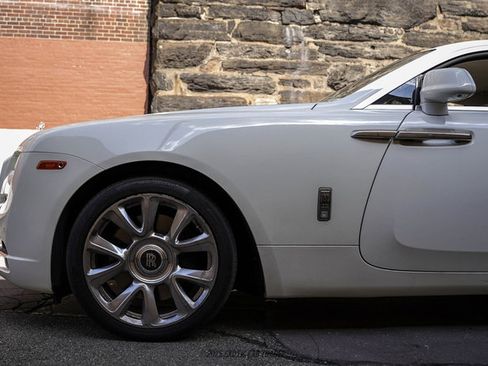 Used 2017 Rolls-Royce Wraith RWD image 2