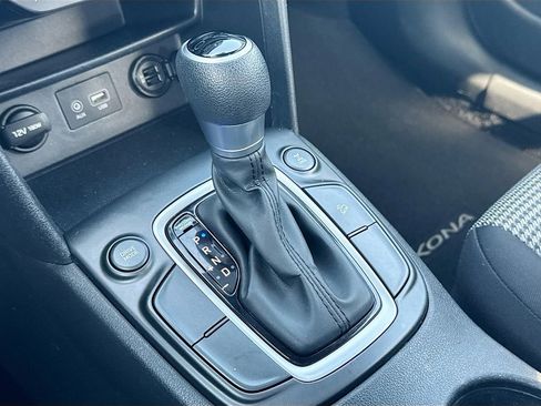 Used 2018 Hyundai Kona SE image 16