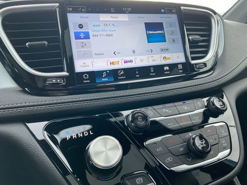 New 2026 Chrysler Pacifica Limited w/ S Appearance Package image 37