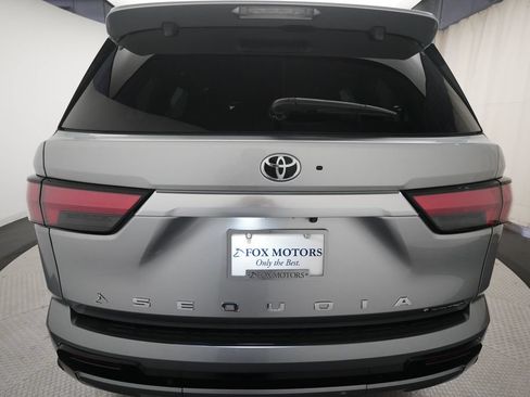 Used 2025 Toyota Sequoia Capstone AWD/4WD image 26