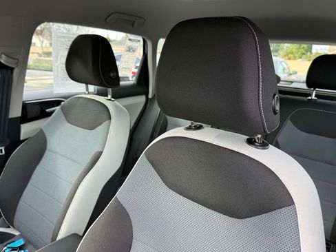 Used 2025 Volkswagen Taos S image 13