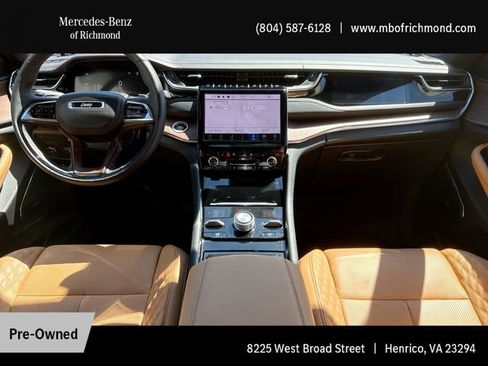 Used 2024 Jeep Grand Cherokee Summit w/ Luxury Tech Group V image 15