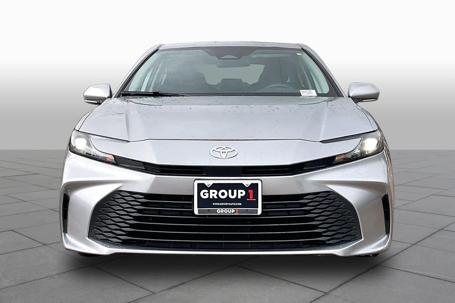 Used 2025 Toyota Camry LE FWD image 4