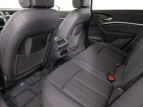 Used 2024 Audi Q8 e-tron Premium Plus w/ Premium Plus Package image 36