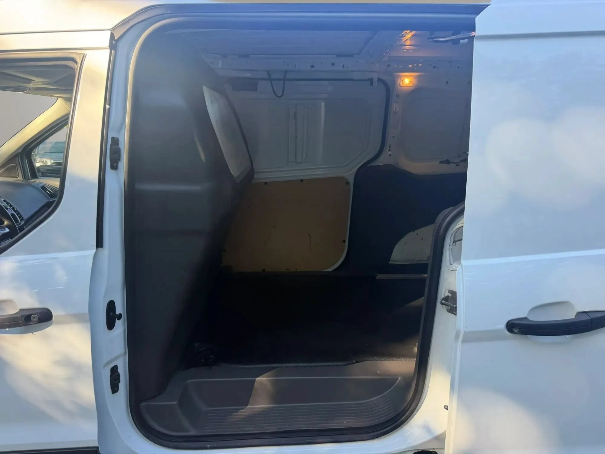 Used 2022 Ford Transit Connect XL FWD image 32