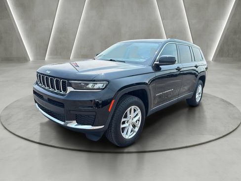 Used 2022 Jeep Grand Cherokee L Laredo w/ Luxury Tech Group I AWD/4WD image 3