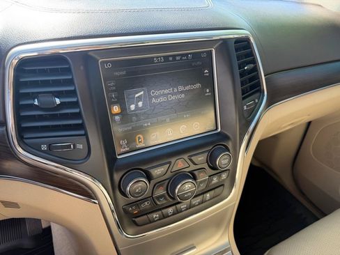 Used 2017 Jeep Grand Cherokee Overland RWD image 41