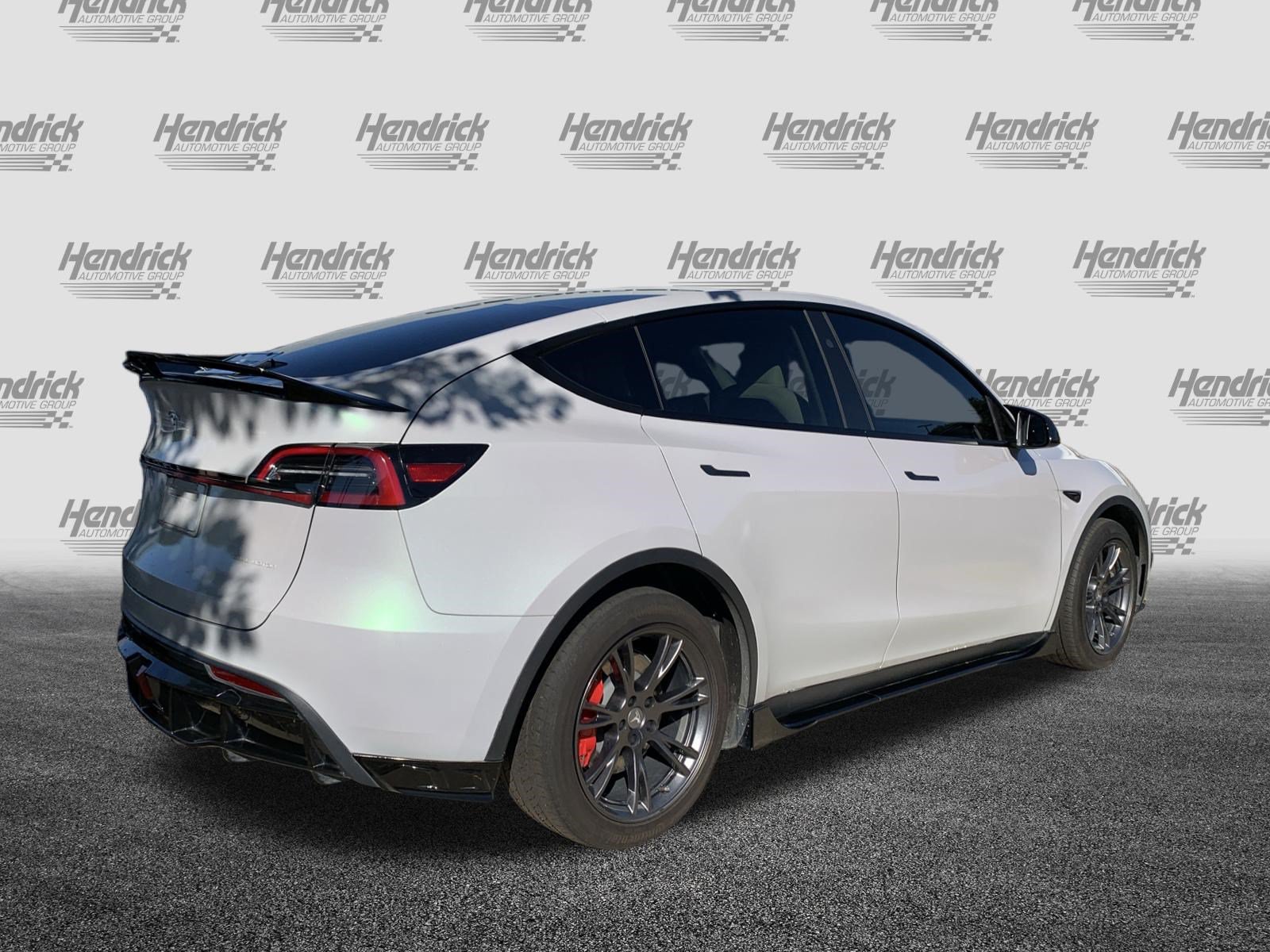 Used 2024 Tesla Model Y Long Range AWD/4WD image 10