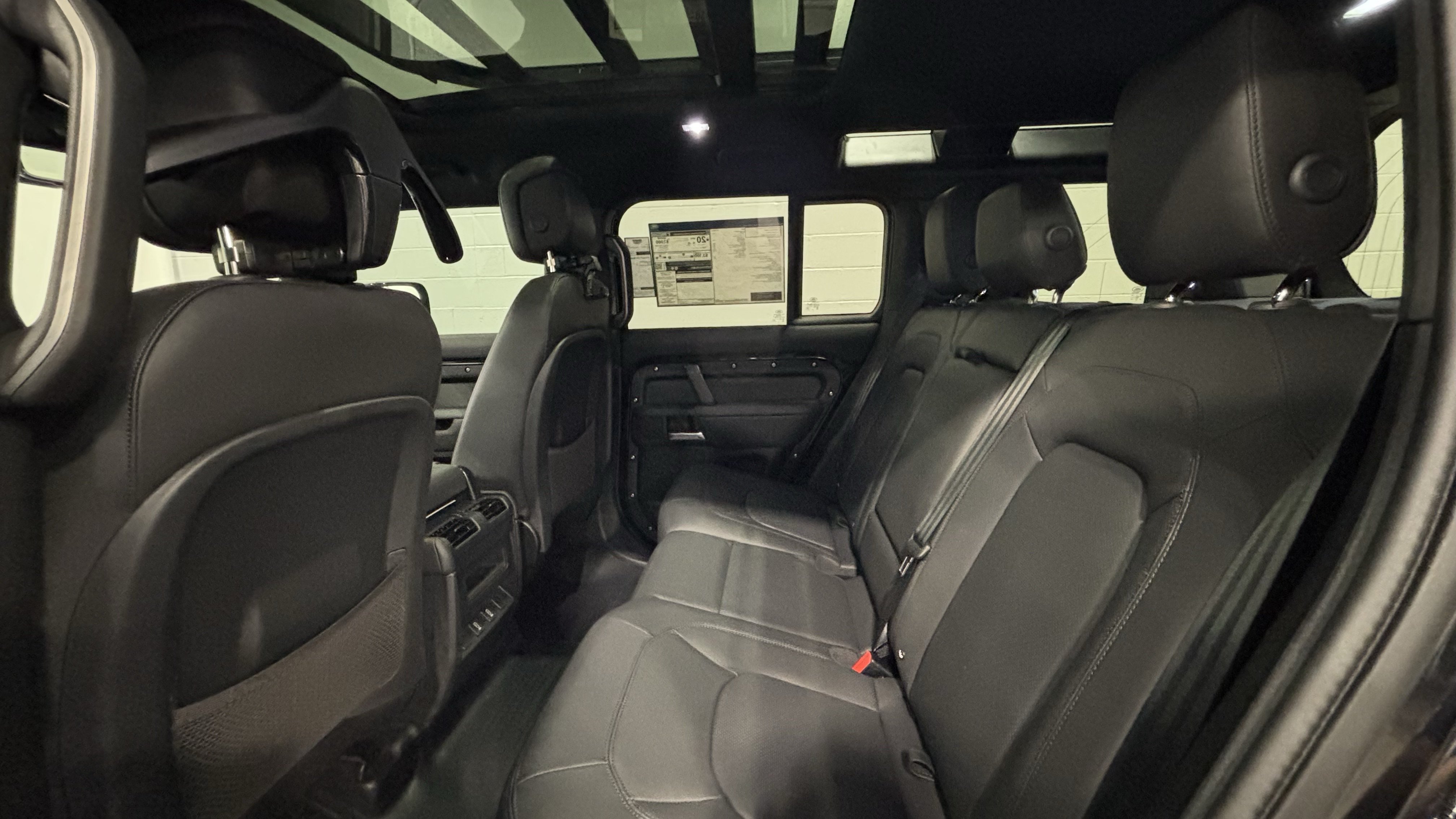 New 2026 Land Rover Defender 110 X-Dynamic SE AWD/4WD image 6