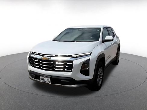 Used 2025 Chevrolet Equinox LT FWD image 5