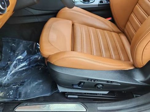 Used 2017 Alfa Romeo Giulia Ti w/ TI 19" Sport Package image 33
