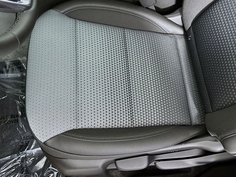 New 2026 Chevrolet Trax LT w/ LT Convenience Package image 18