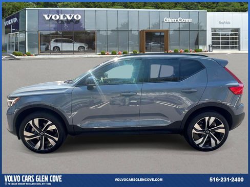 Used 2023 Volvo XC40 B5 Plus w/ Climate Package AWD/4WD image 5