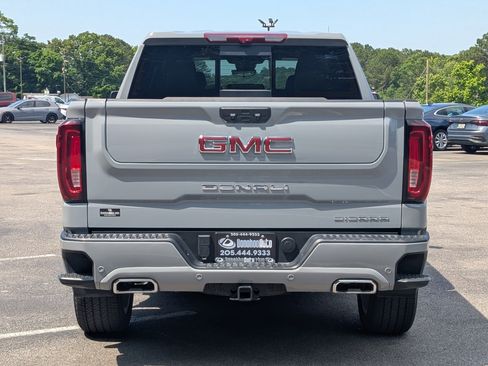 Used 2025 GMC Sierra 1500 Denali AWD/4WD image 8