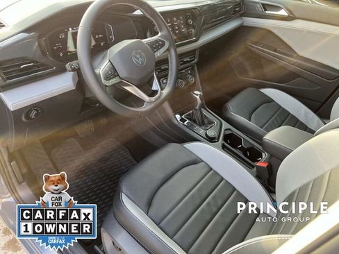 Used 2022 Volkswagen Taos SEL w/ Panoramic Sunroof Package image 15