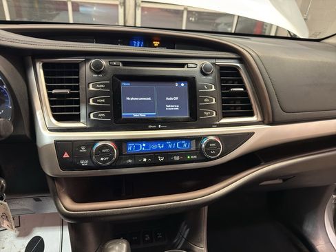 Used 2015 Toyota Highlander Plus image 17