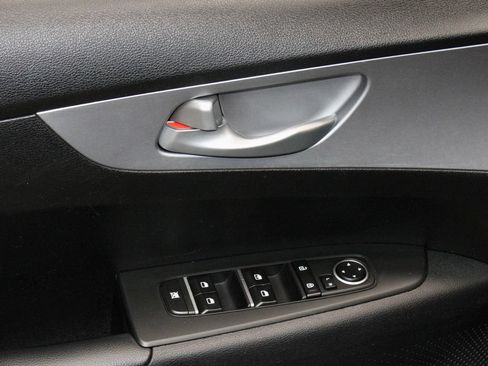 Used 2024 Kia Forte LXS FWD image 22