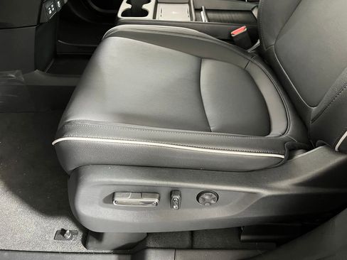 New 2026 Honda Odyssey Touring image 11