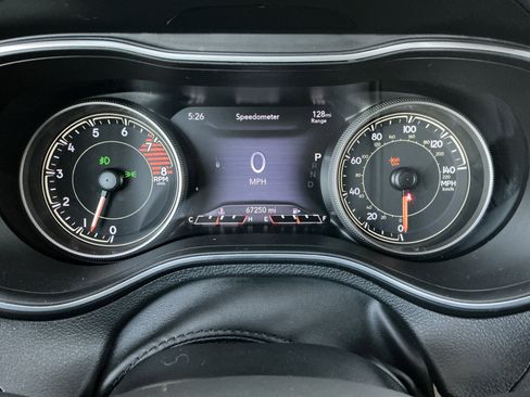 Used 2021 Jeep Cherokee Latitude Lux w/ Sun & Sound Group image 8