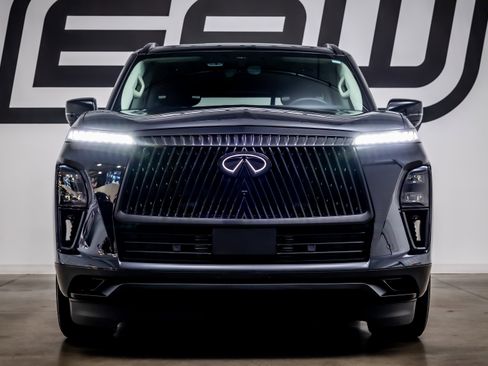 Used 2025 INFINITI QX80 Sensory AWD/4WD image 4