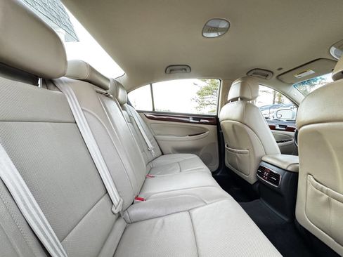 Used 2012 Hyundai Genesis 3.8 image 9