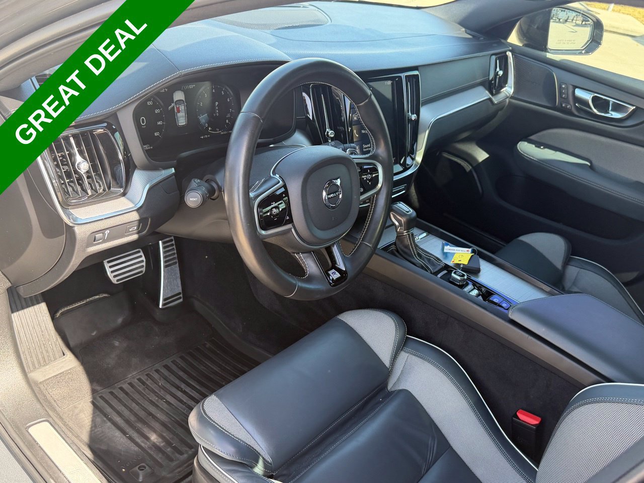 Used 2020 Volvo V60 T6 R-Design FWD image 17