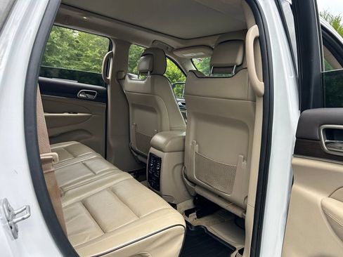Used 2017 Jeep Grand Cherokee Overland w/ Jeep Active Safety Group AWD/4WD image 50