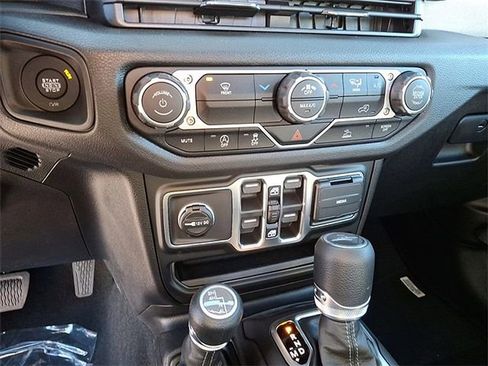 New 2026 Jeep Gladiator Sport image 12