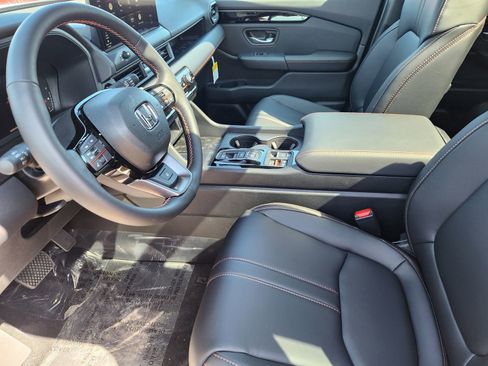 New 2026 Honda Pilot TrailSport image 9